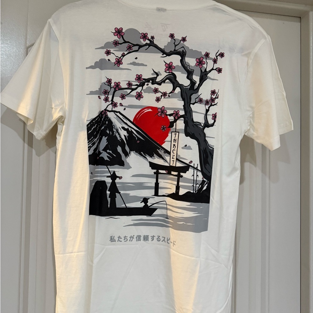 Trendy White Graphic Tee